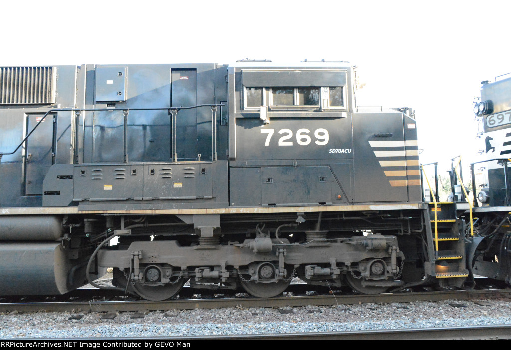 NS 7269 trailing